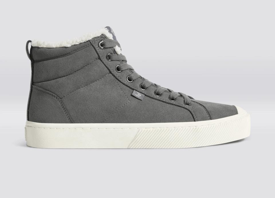 Cariuma OCA Therma Charcoal Grey Suede