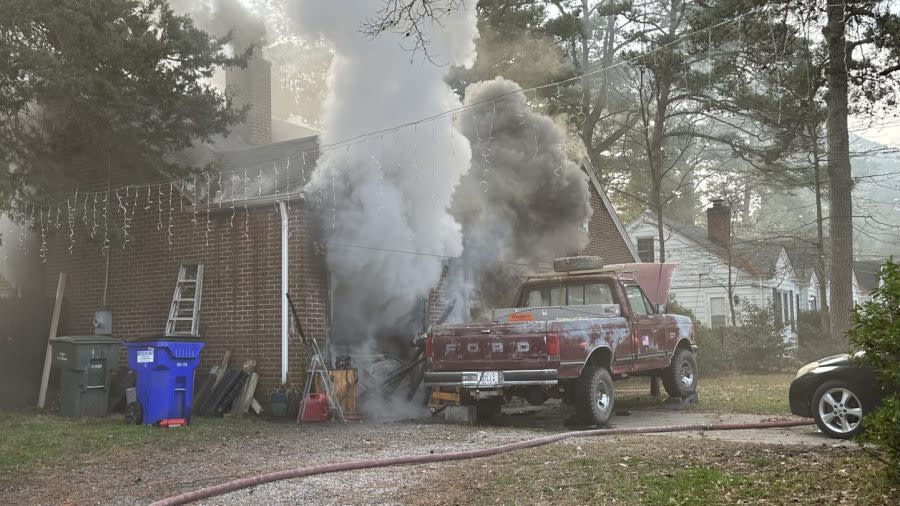 Granby Street fire (Courtesy: Matt Grubbs – Hamp Roads Fire-Rescue Incidents)