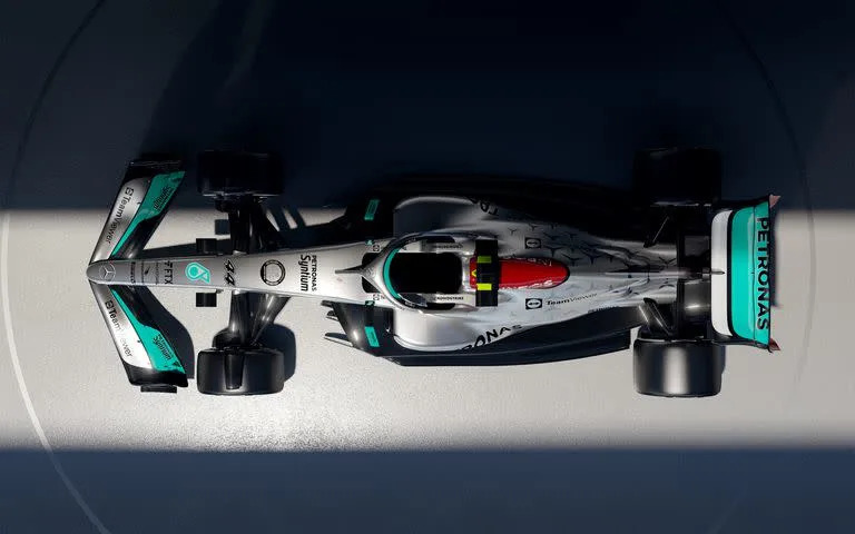 HANDOUT - 18 February 2022, United Kingdom, Silverstone: An undated handout photo made available on 18 February 2022 shows the W13 E Performance, the new the Mercedes-AMG car for the upcoming Formula One season campaign. Photo: -/MercedesAMGF1/dpa - ACHTUNG: Nur zur redaktionellen Verwendung im Zusammenhang mit der aktuellen Berichterstattung und nur mit vollst&#xe4;ndiger Nennung des vorstehenden Credits