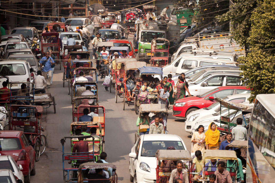 <p>Vor Mumbai landet Delhi, die Hauptstadt Indiens. Mit 18,98 Millionen Einwohnern wird noch einmal eine Schippe auf Mumbai gelegt, und auch was den Verkehr angeht, läuft es in Delhi schlechter. Beim CO2-Verbrauch weist die Stadt den zweitschlechtesten Wert nach Mexiko Stadt auf. (Foto: ddp) </p>