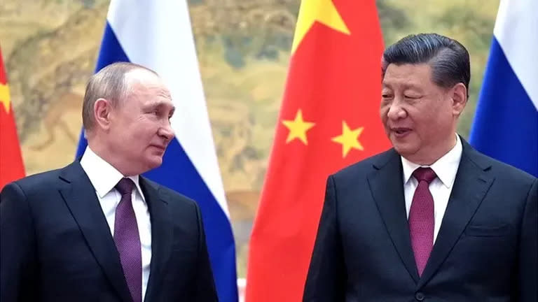 Vladimir Putin y el líder chino Xi Jinping se reúnen en Pekín, febrero de 2022.