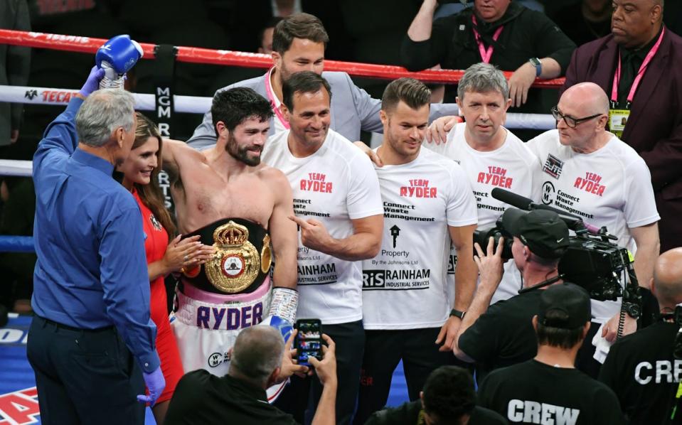 Lawrence with Ryder following the boxer's 2019 interim title win (Getty)