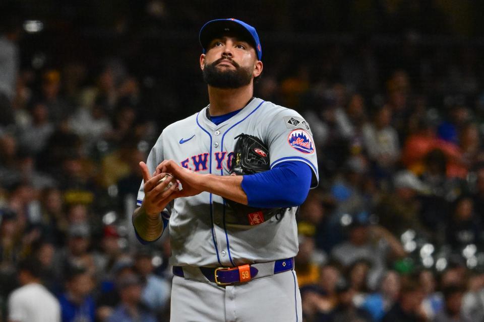 New York Mets pitcher Sean Manaea (59) reacts during a pitching change in the fourth inning against the Milwaukee Brewers on Sept. 27, 2024, at American Family Field.