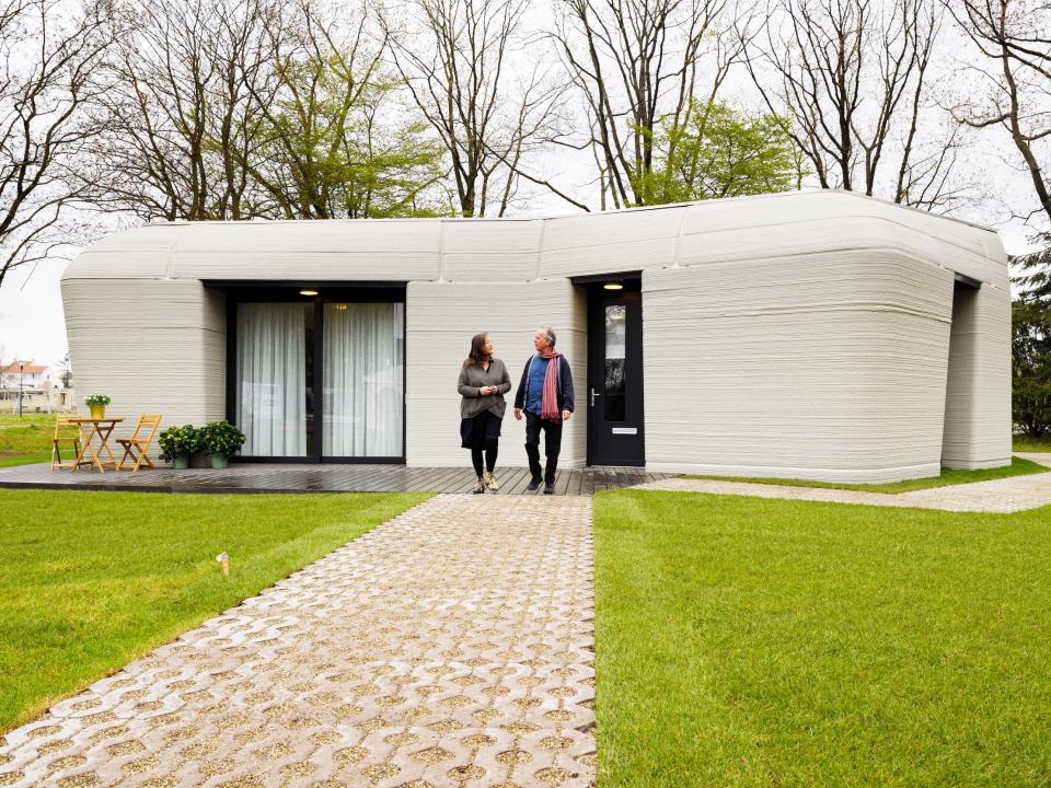 3d printed concrete home with project milestone