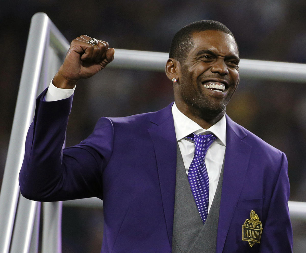 Randy Moss or Terrell Owens: Who would Jerry Rice choose?