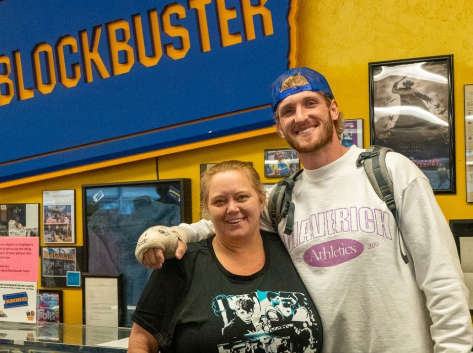 Blockbuster manager Sandra Harding posed with YouTuber Logan Paul in 2021, writing on Instagram. "I get to meet the most interesting people at work."