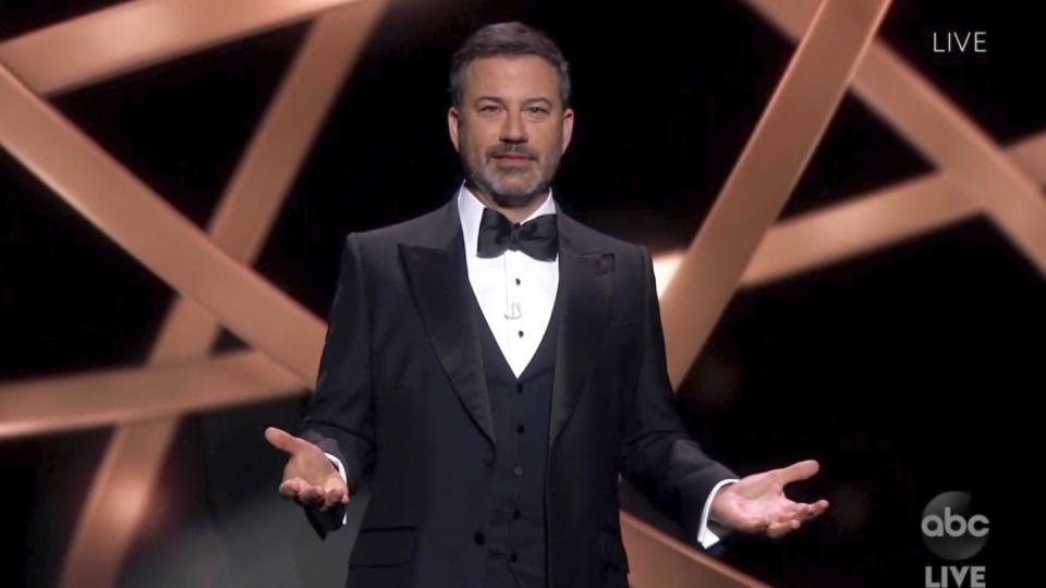 Corona-Version: Der Moderator der Emmy Awards, Jimmy Kimmel, begrüßt die Stars aus dem letzten Jahr.