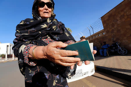 An Egyptian woman living in Sudan arrives to vote at the Egypt Embassy in Khartoum, Sudan March 16, 2018. REUTERS/Mohamed Nureldin Abdallah