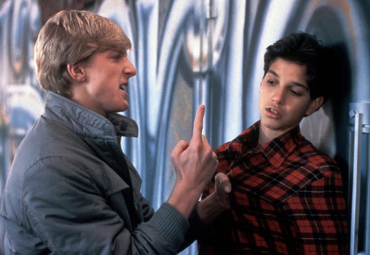 WILLIAM ZABKA, RALPH MACCHIO in The Karate Kid