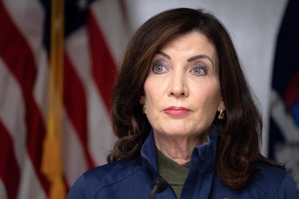 PHOTO: New York Governor Kathy Hochul speaks to press after an incident at the Rainbow Bridge U.S. border crossing with Canada, in Niagara Falls, New York, November 22, 2023. (Lindsay Dedario/Reuters)