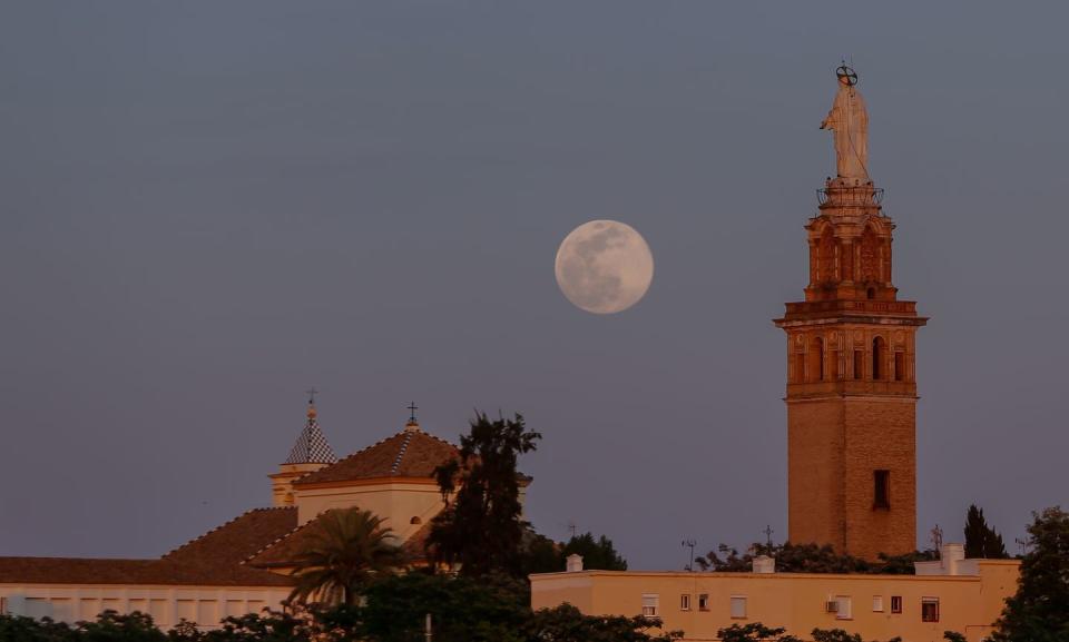 April's pink Super Moon In Seville