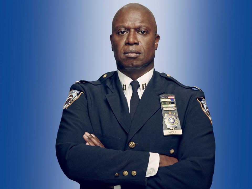 brooklyn nine nine star andre braugher as captain raymond holt