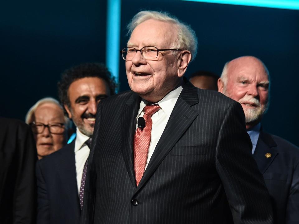 warren buffett berkshire hathaway. jpg