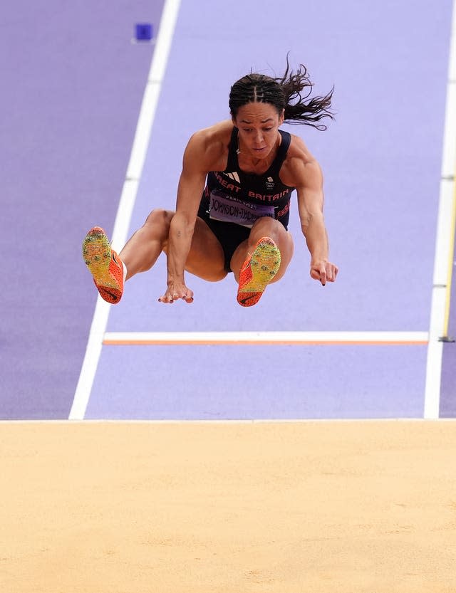 Katarina JohnsonThompson still leading heptathlon after long jump