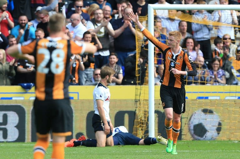 Hull City's Sam Clucas (R) celebrates scoring a goal during their English Premier League match against Tottenham Hotspur, at the KCOM Stadium in Kingston upon Hull, on May 21, 2017