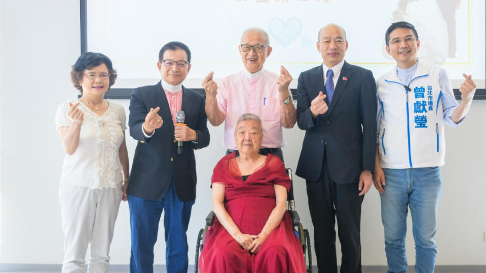 立法院長韓國瑜出席王建煊夫婦結婚60年鑽石婚公益餐會，被拱選2028總統。韓國瑜辦公室提供