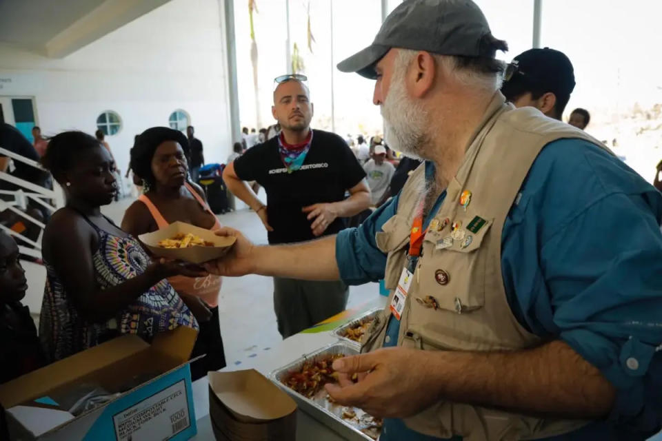 cocinero altruista ayuda en Acapulco. Foto: José Andrés en Bahamas/ WIPR TV