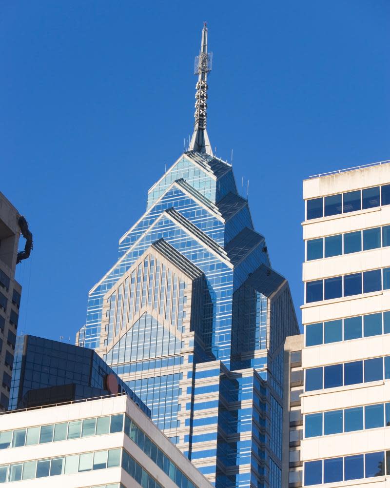 Helmut Jahn’s Philadelphia skyscraper One Liberty Place, completed in 1987.