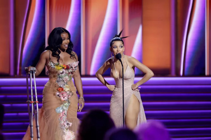 Doja Cat and SZA win Best Pop Duo/Group Performance at THE 64TH ANNUAL GRAMMY AWARDS<span class="copyright">Francis Specker/CBS via Getty Images</span>