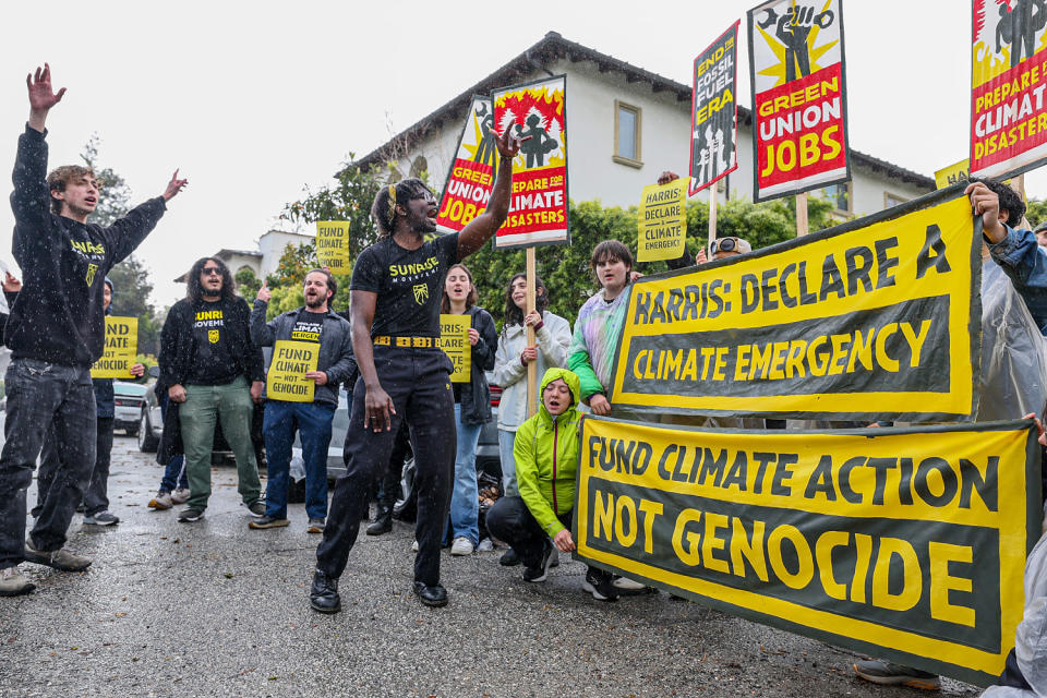 Sunrise Movement protests near Vice President Kamala Harris' home (Robert Gauthier/Los Angeles Times via Getty Images archive)