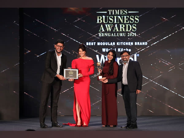 The Wurfel Team receiving the award from Jacqueline Fernandez at the ceremony