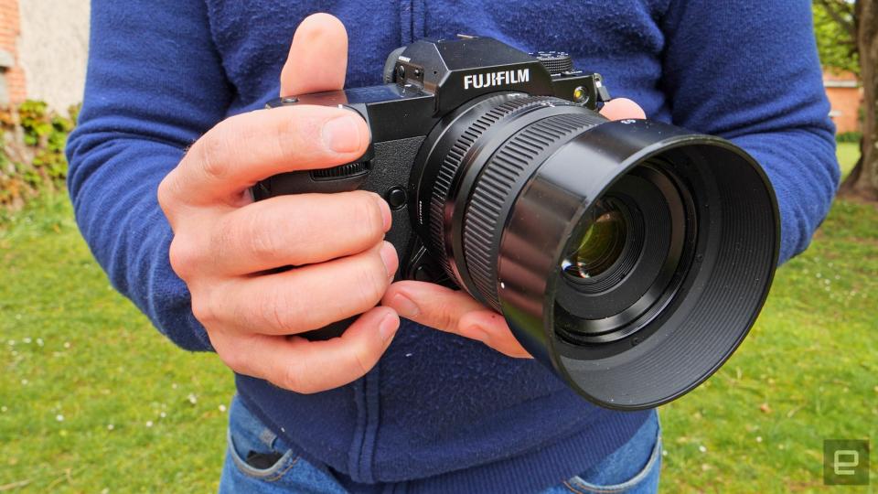 <p>Fujifilm GFX 100S review gallery</p>
