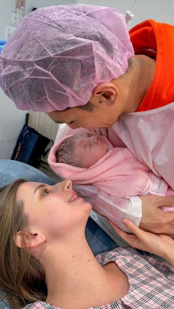 烏克蘭正妹佳娜在1月剛生下寶貝女兒。（圖／翻攝自佳娜IG）