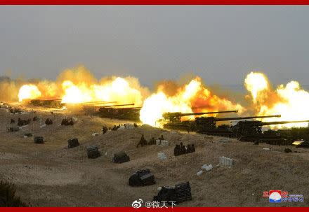 北韓昨日進行大型軍演。（圖／翻攝自微天下微博）