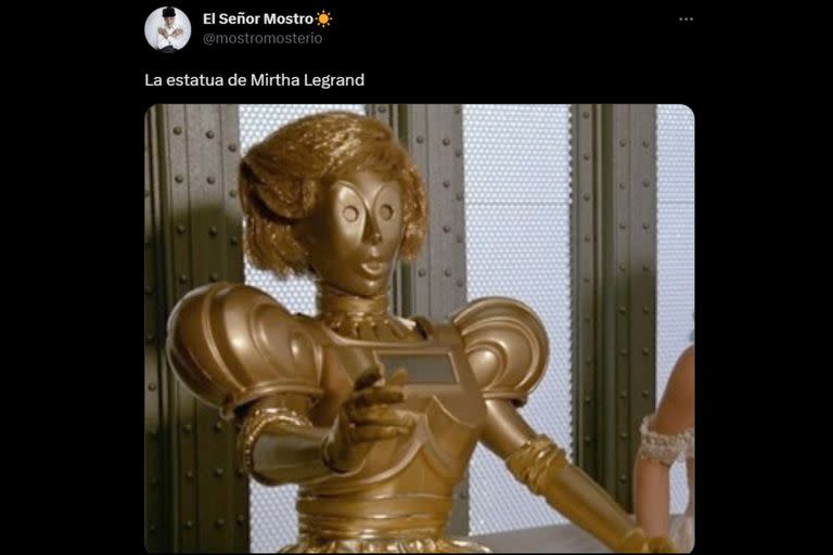 Los mejores memes por la estatua de Mirtha Legrand