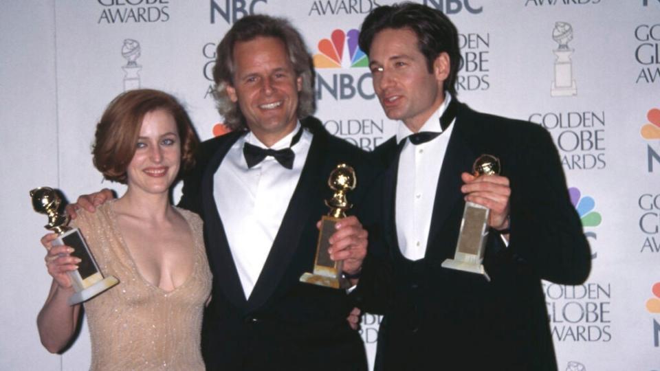 Gillian Anderson, Chris Carter and David DUchovny at ther 1997 Golden Globes