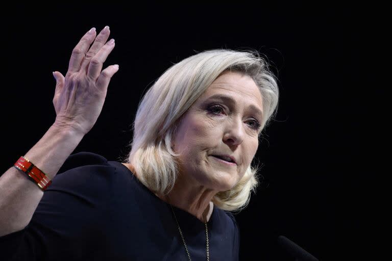 (ARCHIVO) La presidenta del grupo parlamentario ultraderechista francés (RN), Marine Le Pen