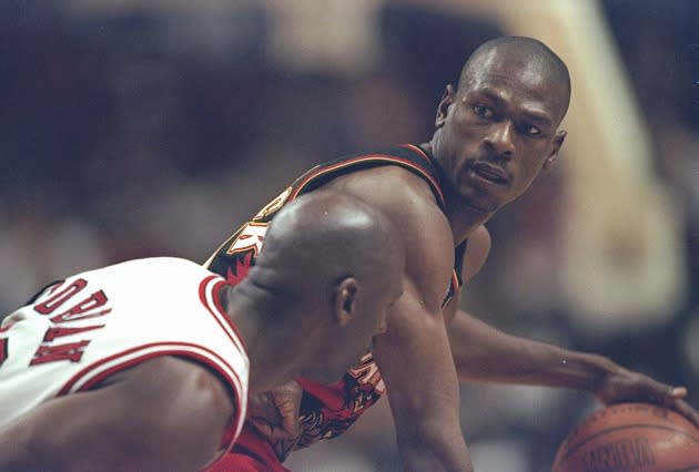 Former NBA star Mookie Blaylock critical after crash – Monterey Herald