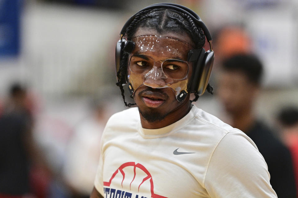 Detroit Mercy guard Antoine Davis warms up before an NCAA college basketball game against Youngstown State in the quarterfinals of the Horizon League tournament Thursday, March 2, 2023, in Youngstown, Ohio. (AP Photo/David Dermer)