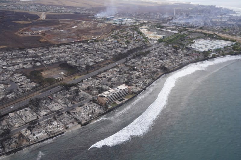 <cite>夏威夷毛伊島8月8日、9日爆發嚴重野火，當地名勝小鎮拉海納化為灰燼。（美聯社）</cite>
