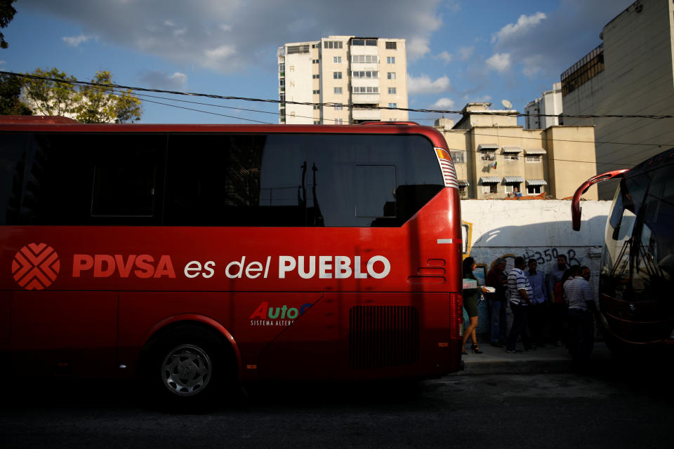 A pesar de su retórica antiimperialista, las ventas de hidrocarburos representan el 90% de los ingresos de Petróleos de Venezuela (Foto REUTERS/Carlos Garcia Rawlins)