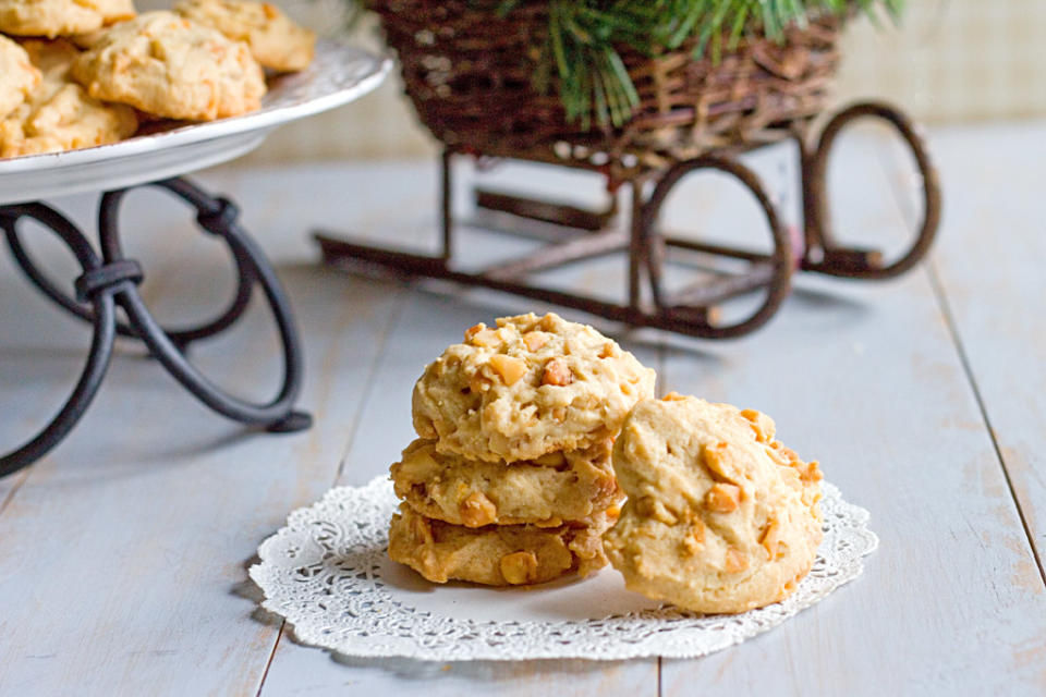 Linda's Orange Macadamia Nut Cookies