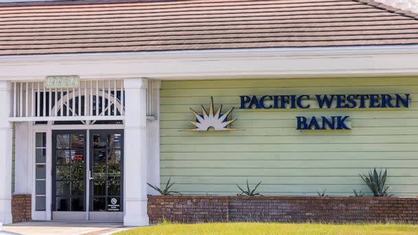 PHOTO: Pacific Western Bank in Huntington Beach, California. (Mike Blake/Reuters)