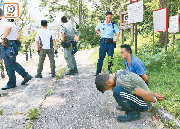 警方截獲其中兩名疑犯。