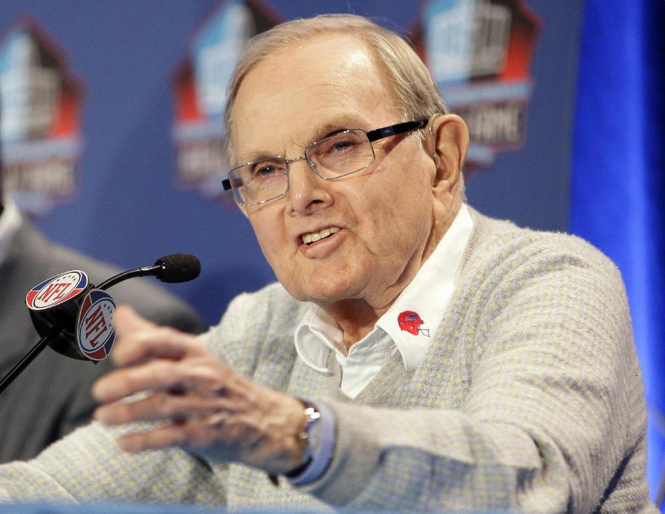 FILE - In this Jan. 31, 2009, file photo Buffalo Bills owner Ralph Wilson gestures during a news conference in Tampa, Fla. Bills owner Wilson Jr. has died at the age of 95 at his home in Grosse Pointe Shores, Mich. Bills president Russ Brandon made the announcement at the NFL winter meetings in Orlando, Fla., Tuesday, March 25, 2014. Wilson Jr. was one of the original founders of the American Football League and owned the Bills for the last 54 years. (AP Photo/Chris O'Meara, File)