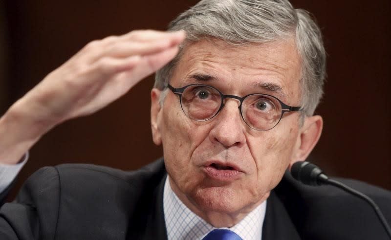 Federal Communications Commission (FCC) Chairman Tom Wheeler in Washington May 12, 2015. REUTERS/Jonathan Ernst