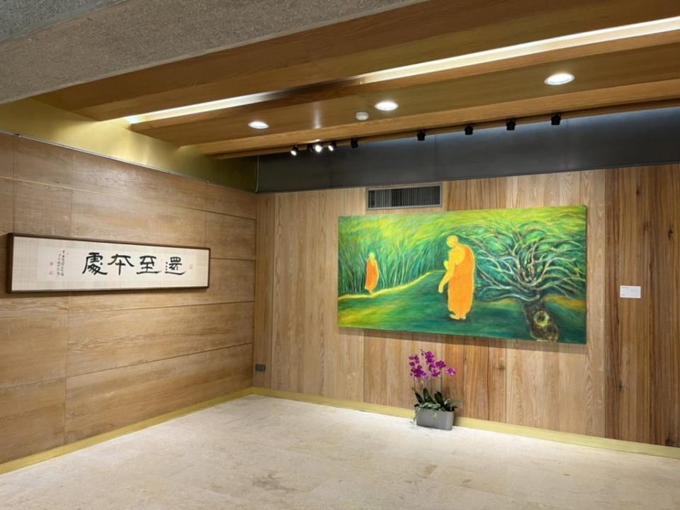 藝術導師蔣勳睽違台南多年後，首度在台南文化中心舉辦畫展。（記者林雪娟攝）