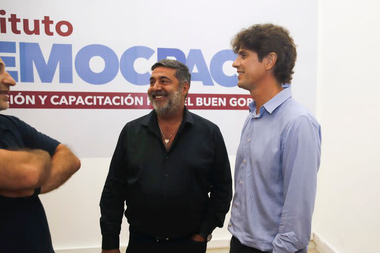 Daniel Angelici junto con Martín Lousteau, que inauguró el Instituto Democracia