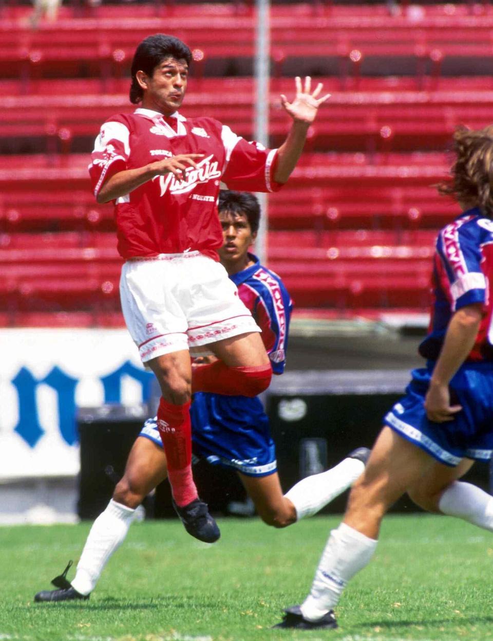 1995 - José Cardozo llegó a México con la contratación del club Toluca después de haber sido campeón con el Olimpia de Paraguay en 1993.