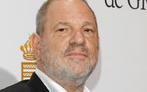 Auch der ehemalige Filmproduzent Harvey Weinstein habe sich mit dem Virus infiziert. Infolge des Testergebnisses wurde der 68-Jährige, der sich aktuell in einem Hochsicherheitsgefängnis befindet, in Einzelhaft verlegt. Nach zwei Wochen wurde er aus der Isolationshaft wieder entlassen. (Bild: Andreas Rentz/Getty Images)