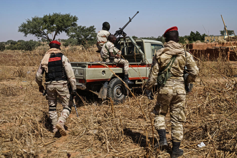Nigerien Army troops on patrol in southern Niger, close to the Nigerian border. | Giles Clarke