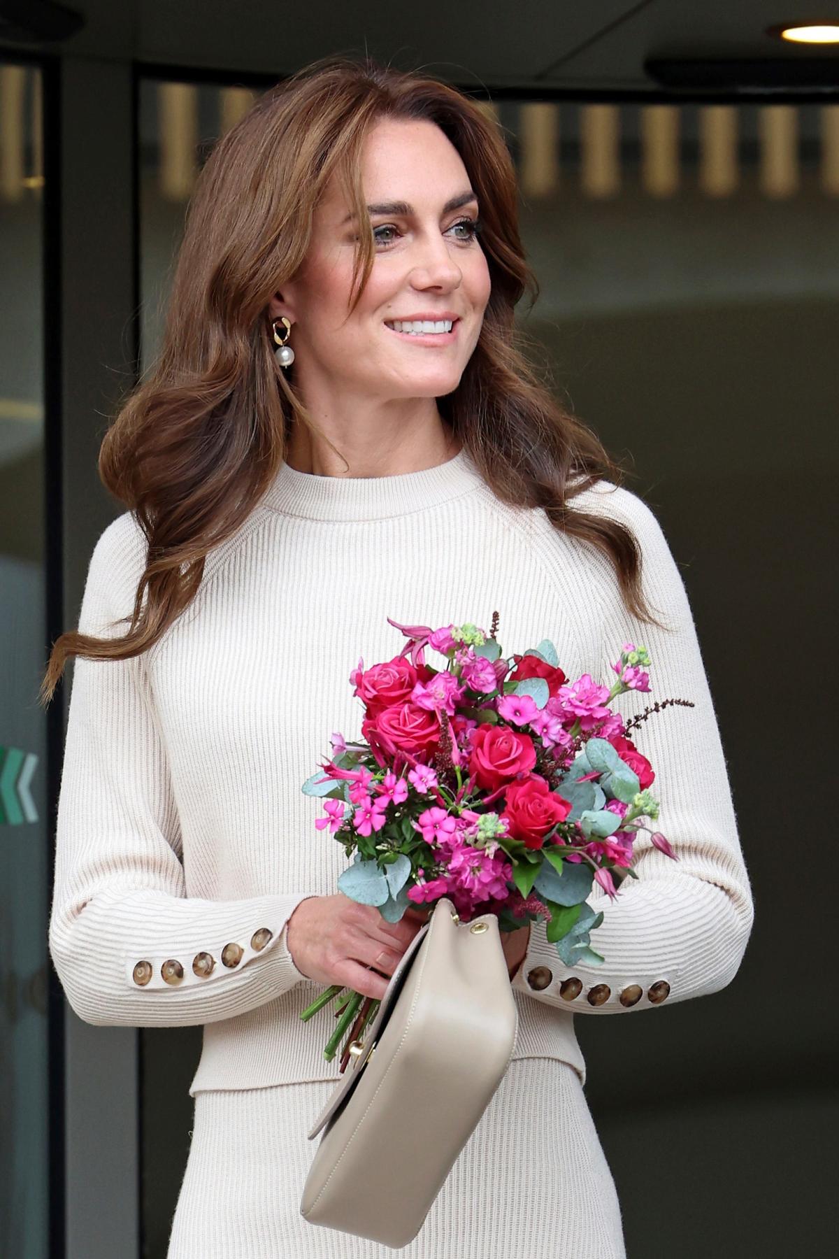 Princess Kate returns to Instagram in family photo, thanks supporters ...