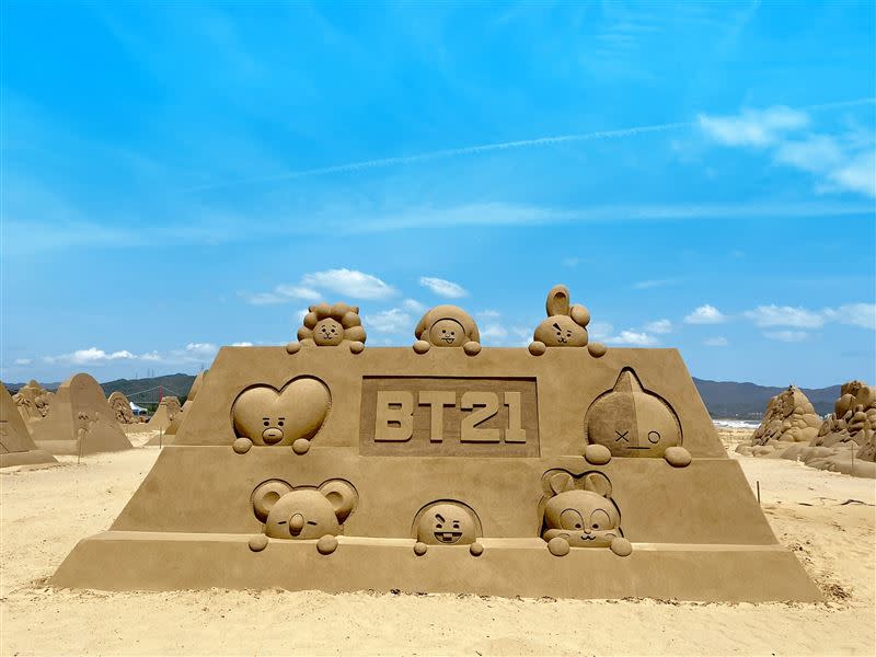 福隆沙雕季「BT21」。（圖／飯店旅宿業者提供）