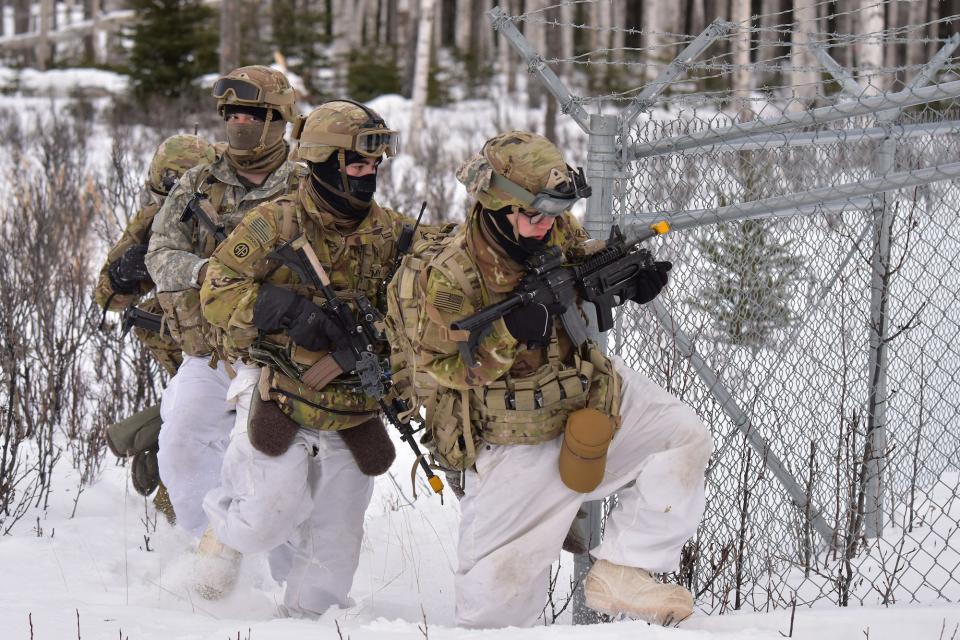 Army Alaska Arctic paratroopers