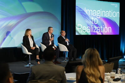 Debra McCann, Unisys CFO, Peter Altabef, Unisys CEO and Mike Thomson, Unisys COO (left to right) (PRNewsfoto/Unisys Corporation)