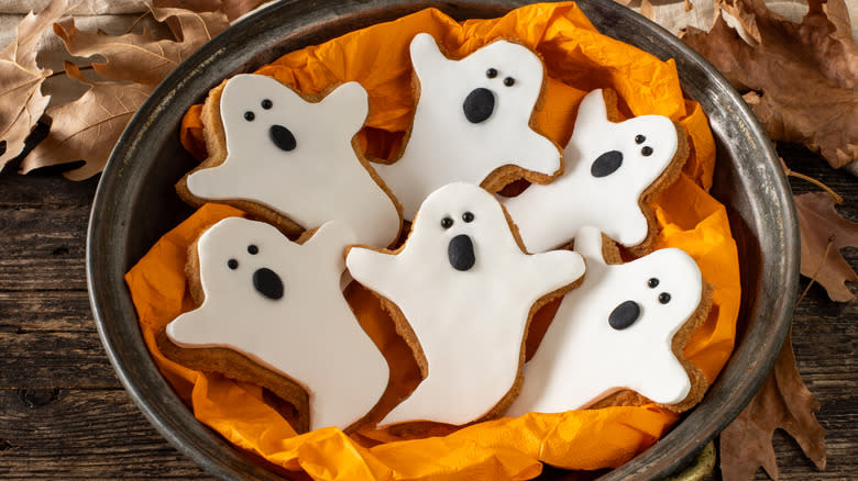 ghost-shaped cookies